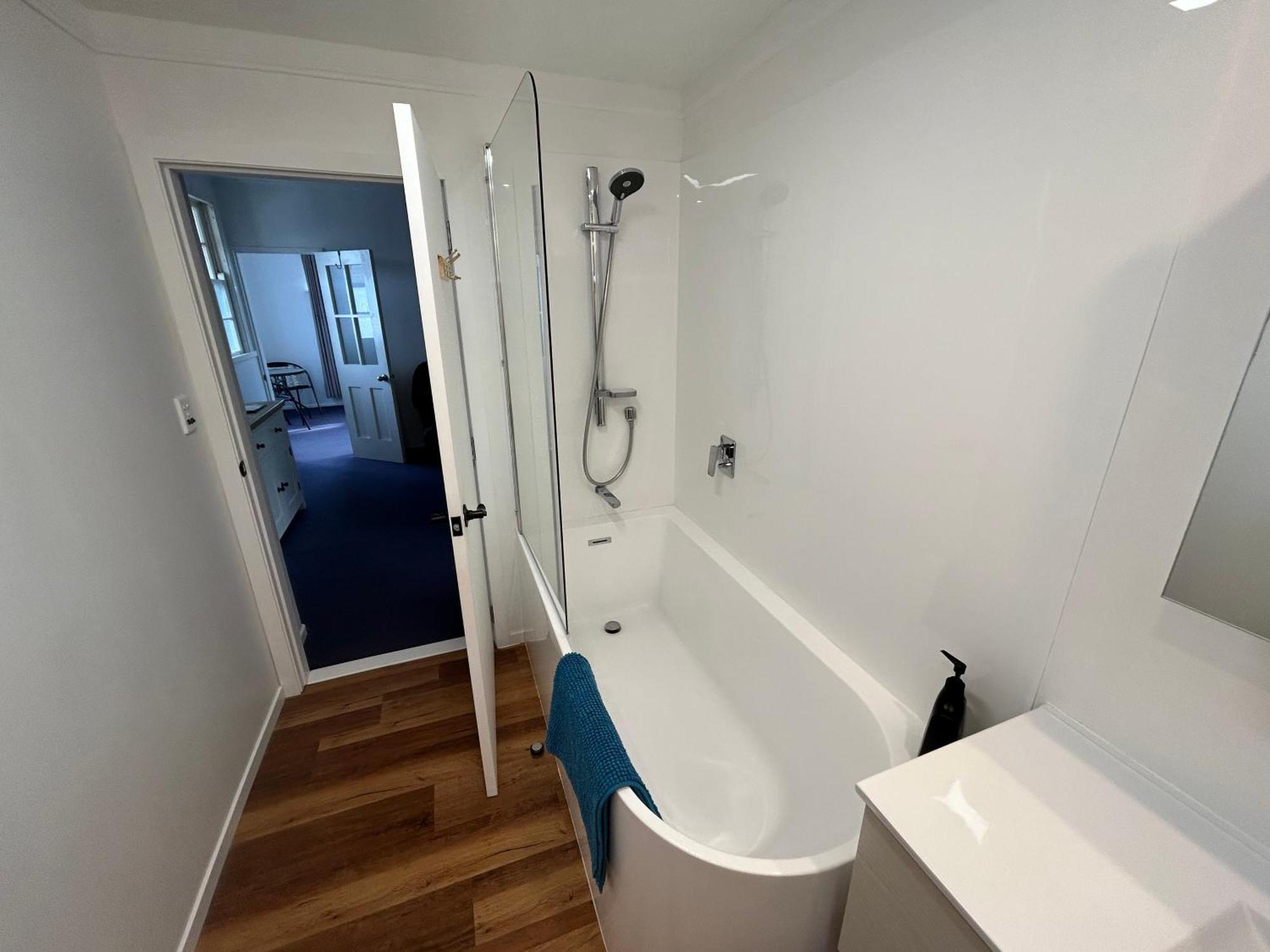 2 Bedroom Private Guesthouse In Korokoro 下哈特 外观 照片